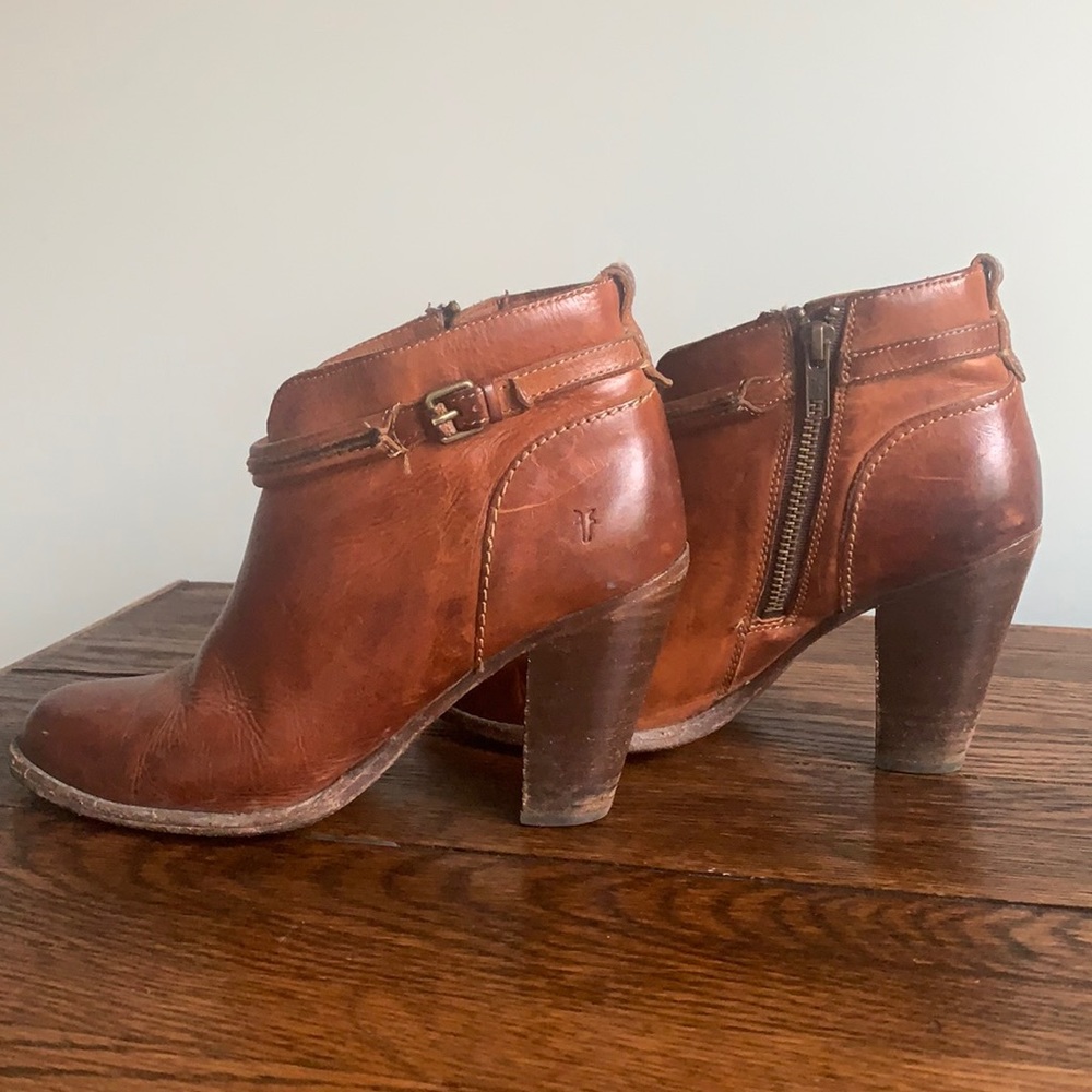 Frye Jenny Seam Short